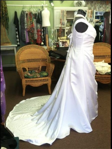 Gowns & Brides