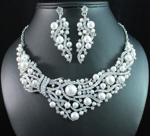 Let's see those purdy wedding necklaces!
