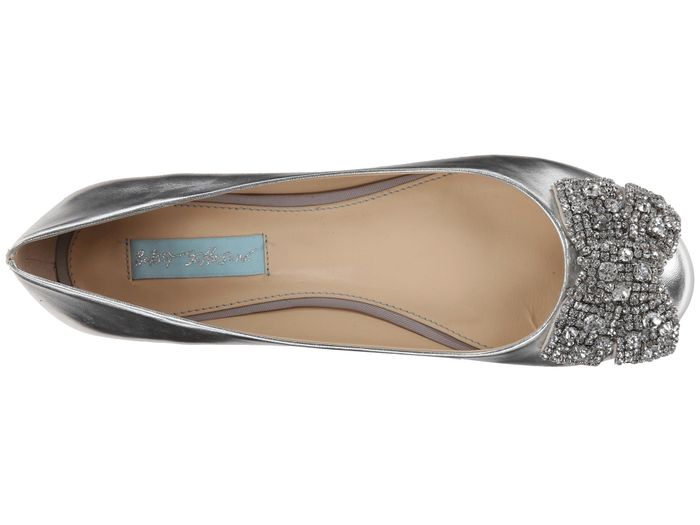 Show me your ... shoes!