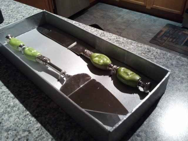 Toasting Flutes and Cake Cutting Set..?