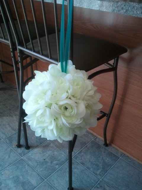 Kissing Balls for Aisle DIY pic included, Which do you prefer?