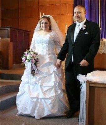 I'm now a 'wife with a baby bump' PICS!!