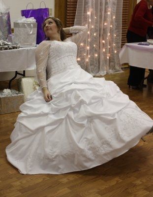 I'm now a 'wife with a baby bump' PICS!!