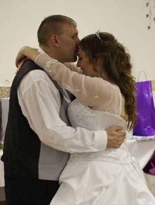 I'm now a 'wife with a baby bump' PICS!!