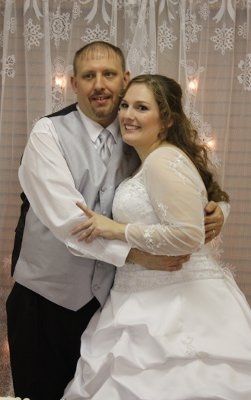 I'm now a 'wife with a baby bump' PICS!!