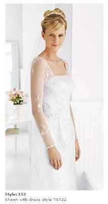 Does Davids Bridal carry 'detachable' sleeves in-store?