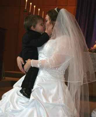 I'm now a 'wife with a baby bump' PICS!!