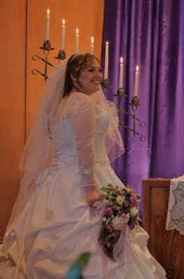 I'm now a 'wife with a baby bump' PICS!!