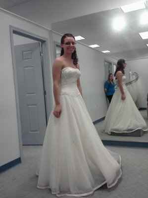Wedding dress nightmare coming to an end (PICS)