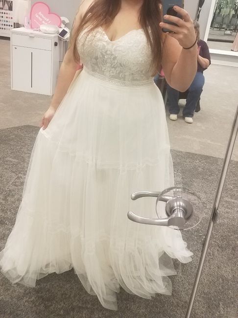 Curvy chicks, show me your dress! 3