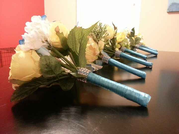 Finally posting pics of the bridesmaids bouquets :)