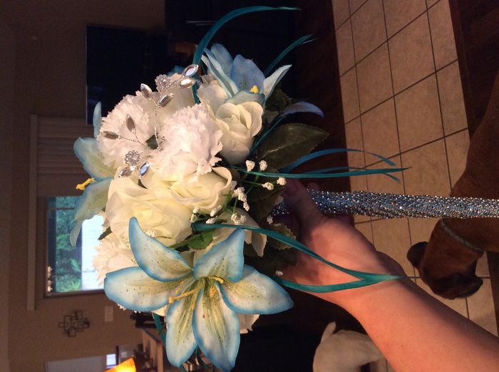 Finally posting pics of the bridesmaids bouquets :)