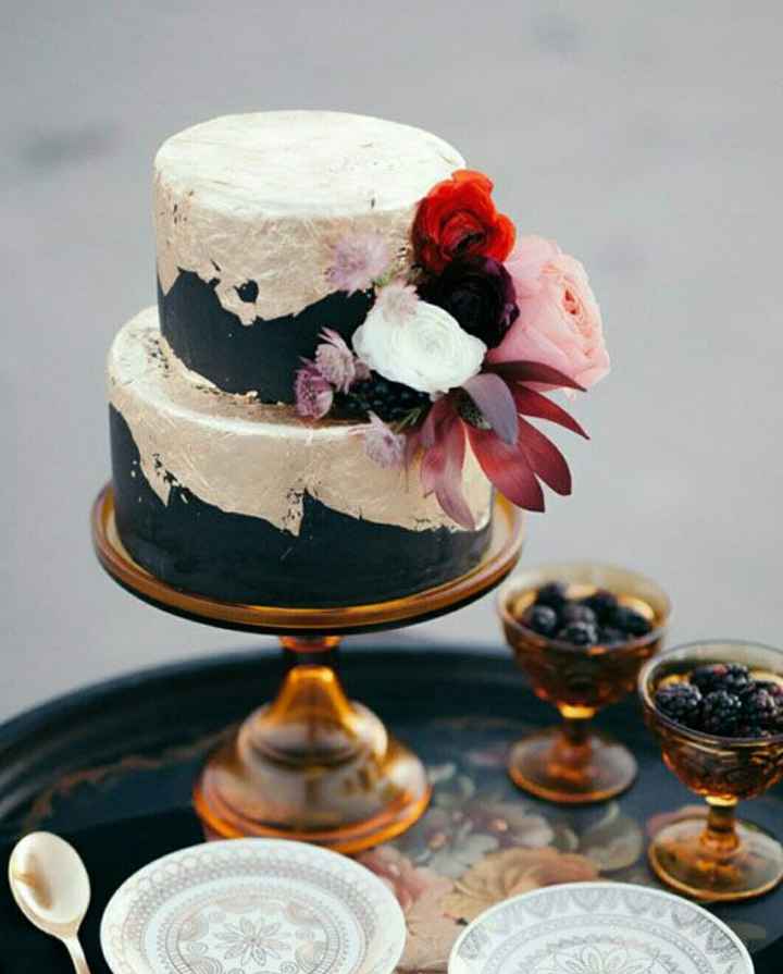 Gold/Navy wedding cake?!
