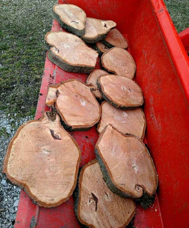 Wood Slabs for Rustic Centerpieces