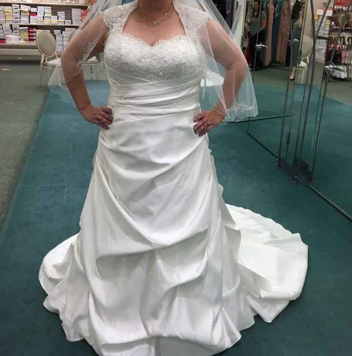 Show off those dresses!
