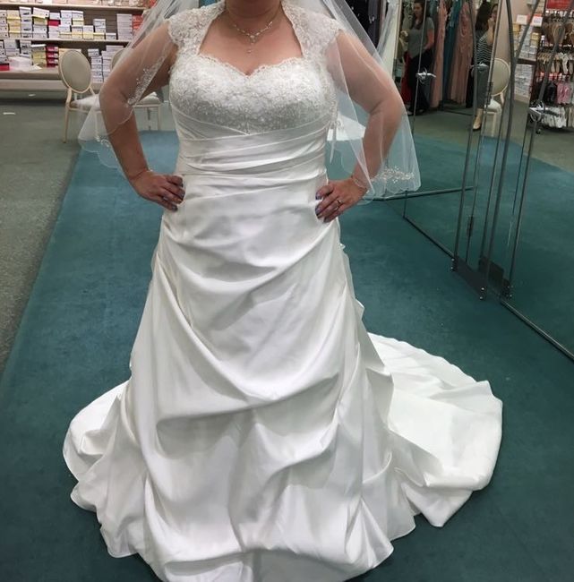 Show off those dresses!