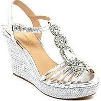 Shoe help! Getting married on a beach!