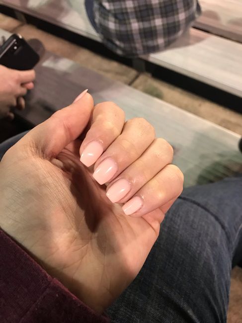 What shape nails? 1