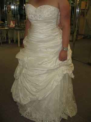 post your wedding  dress pic thanks.