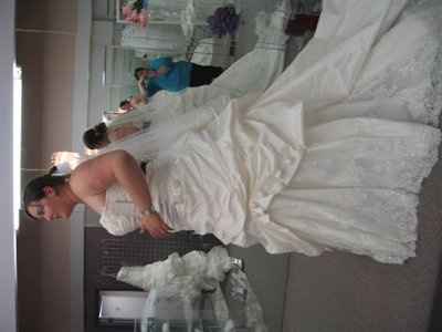 post your wedding  dress pic thanks.