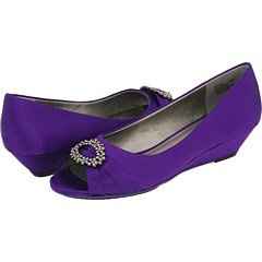 Alright Google Queens... FMW needs shoes!!