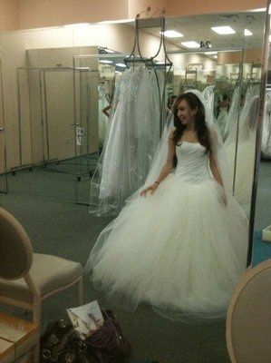 BIG POOFY DRESS SUGGESTIONS???