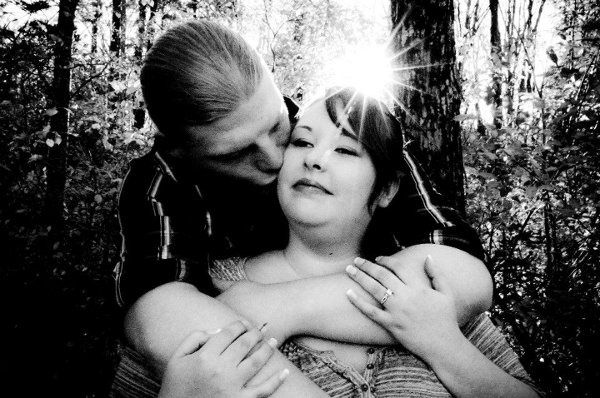 Show off your Engagement Pics!