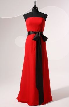 What color should my bridesmaid wear if I'm wearing a black dress? 3