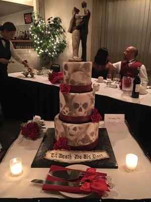 Tell me about your wedding cake