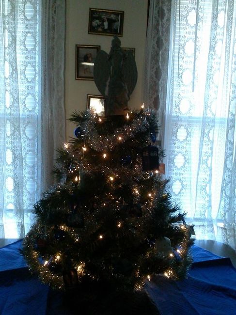 NWR: Show me your Christmas Trees, Hanukkah decor, or any other holiday stuff you put out!!