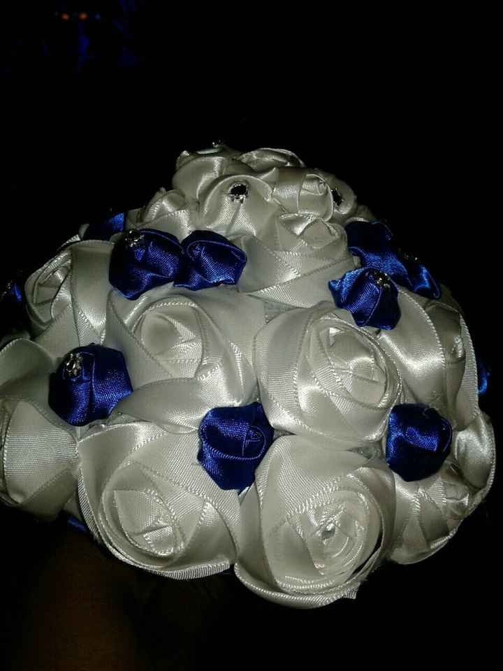 Diy bridesmaid bouquet using fake flowers