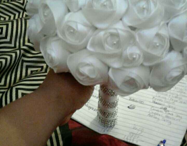 Diy bridesmaid bouquet using fake flowers