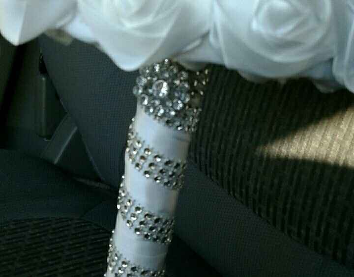 Diy bridesmaid bouquet using fake flowers