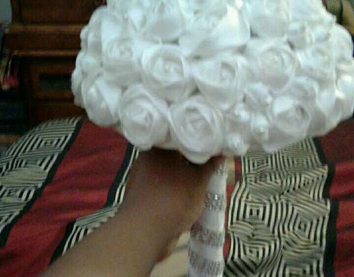 Diy bridesmaid bouquet using fake flowers