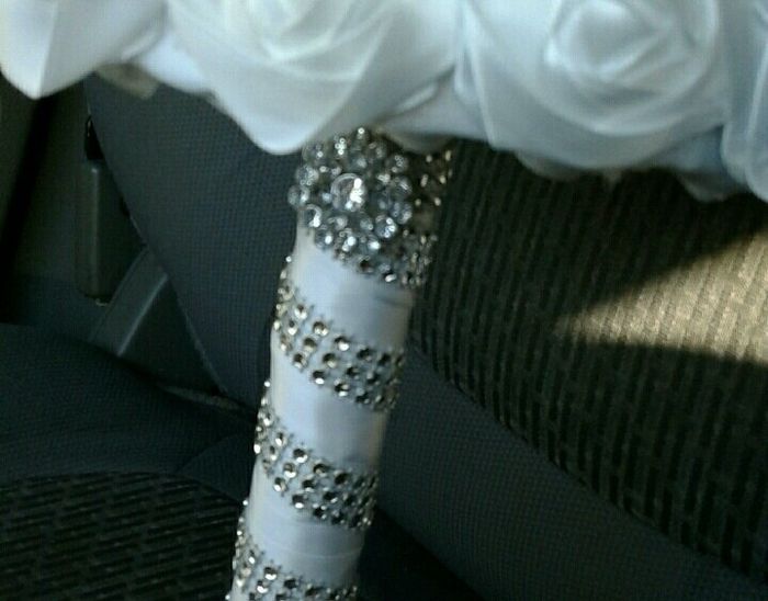 Diy bridesmaid bouquet using fake flowers