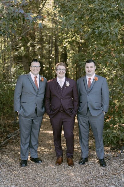What suit color for the groomsmen? 3