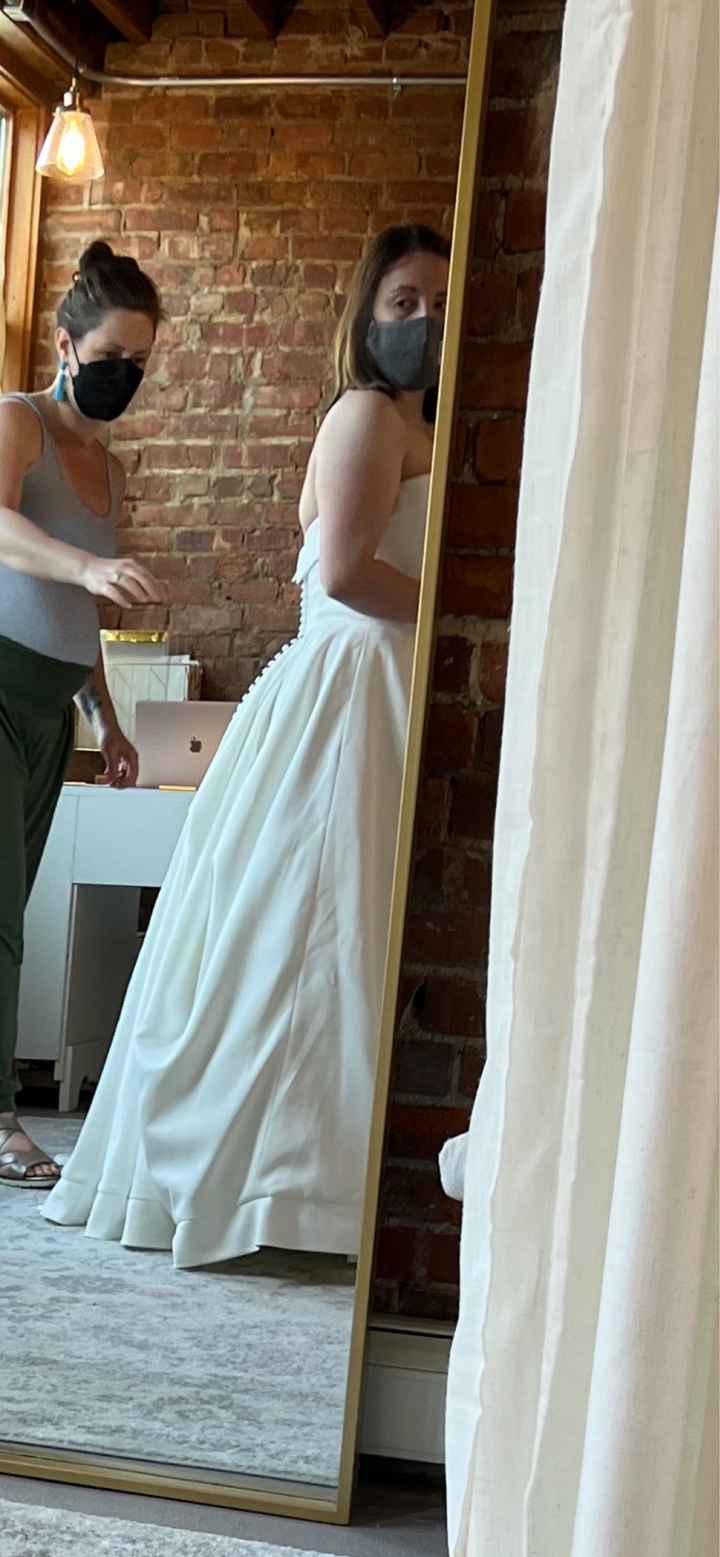 Can i see a picture of your dress bustled? - 1