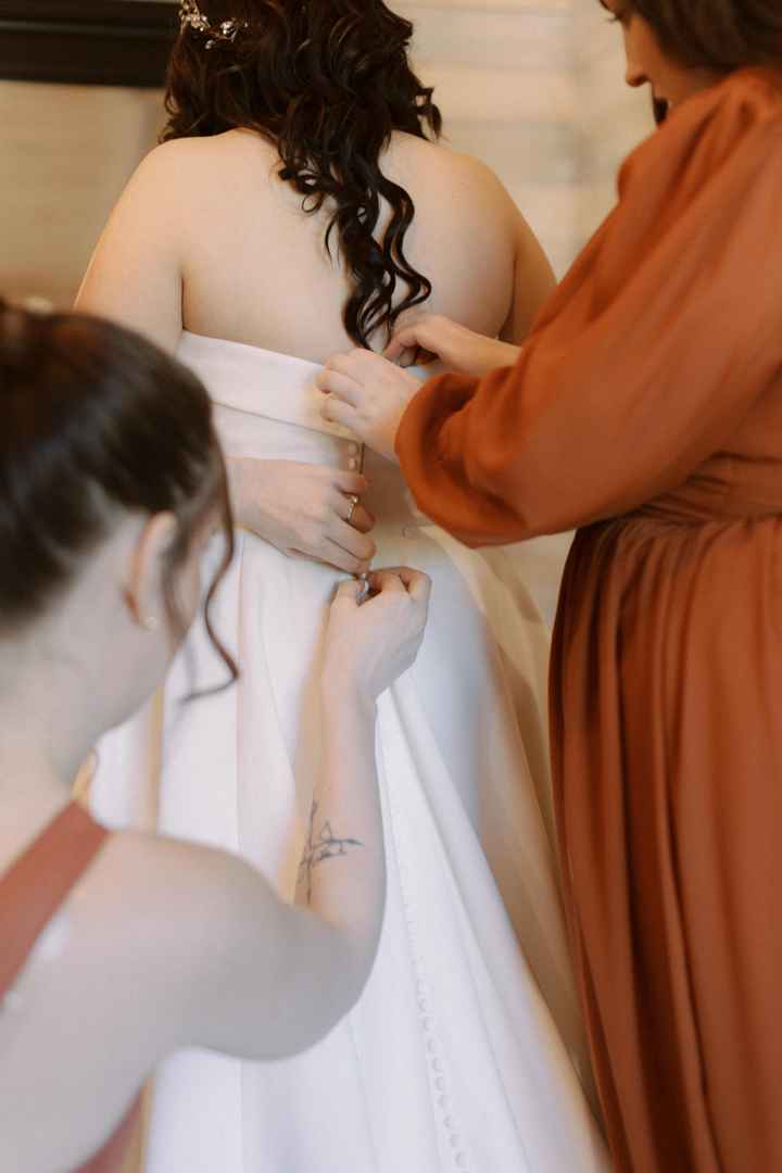 Bridesmaid dresses and Hairstyles. Should they choose?? - 3