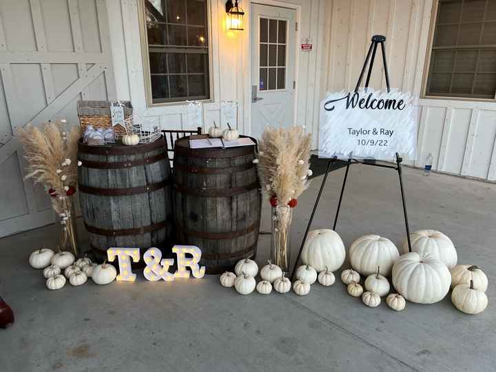 Sweetheart/entrance tables decor - 2