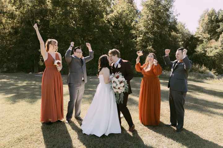 What suit color for the groomsmen? - 1