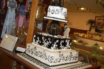 Black Wedding Cake Pictures