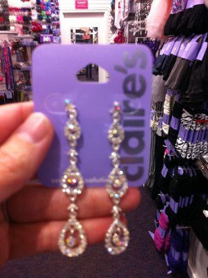 help me pick earrings!