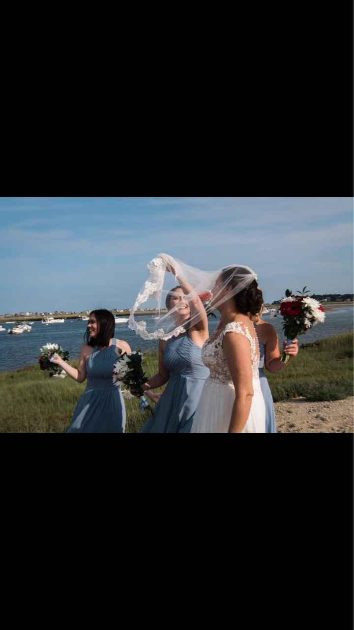 Beach brides - veil or no veil - 1