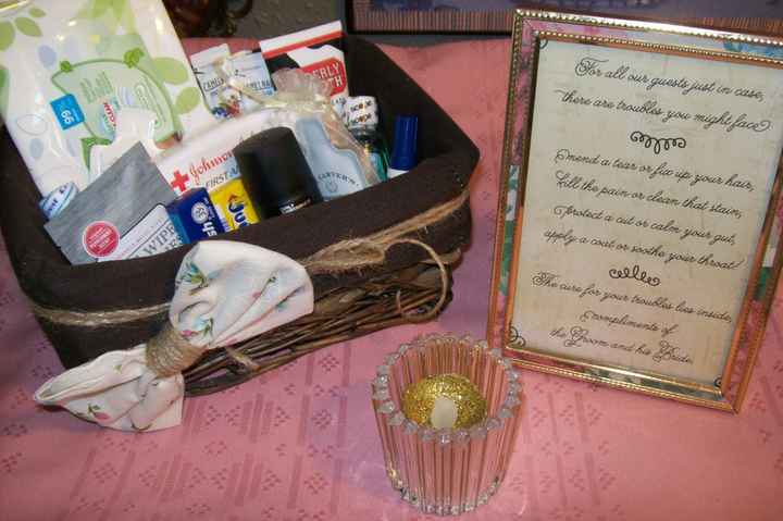 (:  DIY Photo Collage & Bathroom Baskets!  :) PICS!!
