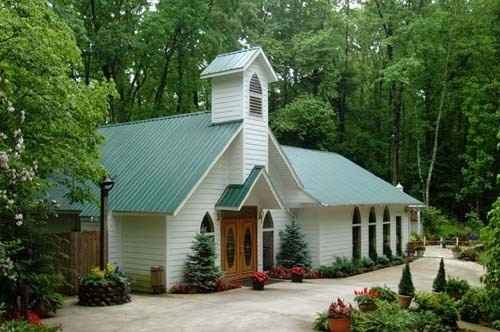Venue Closed 2 months before my wedding:(