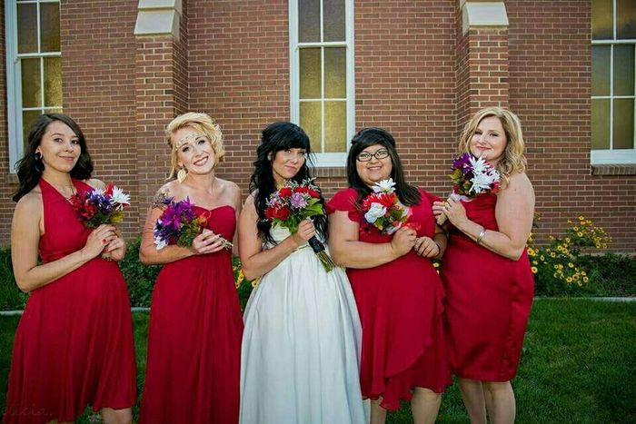 How to pull off the mismatched bridesmaid dresses look?