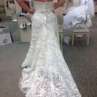 Plus size or full figured brides, let's see those gowns!
