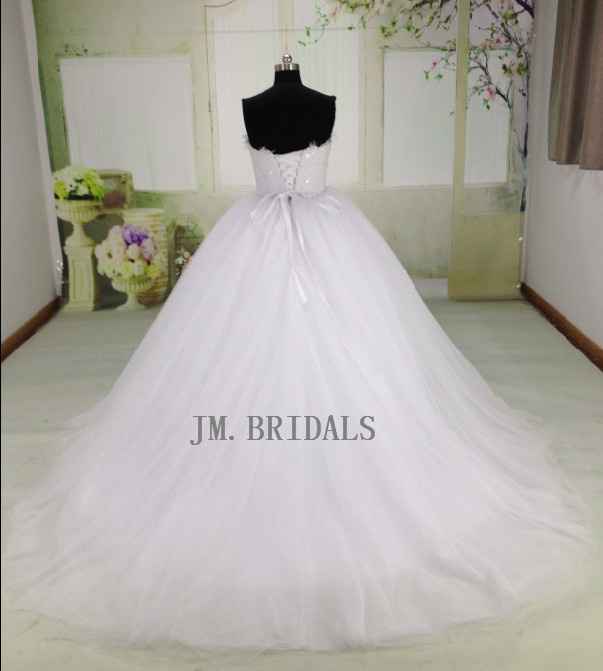 Desperately in need of a high quality replica wedding dress!