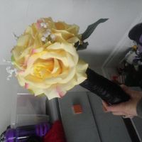 Fake flowers for the bouquet