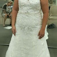 what dress style fits best a pear shape?